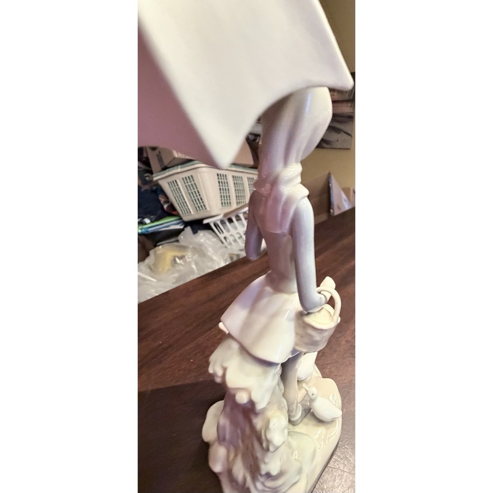 Vintge Lladro Girl With Umbrella And Geese #4510 Retired - Picture 6 of 6